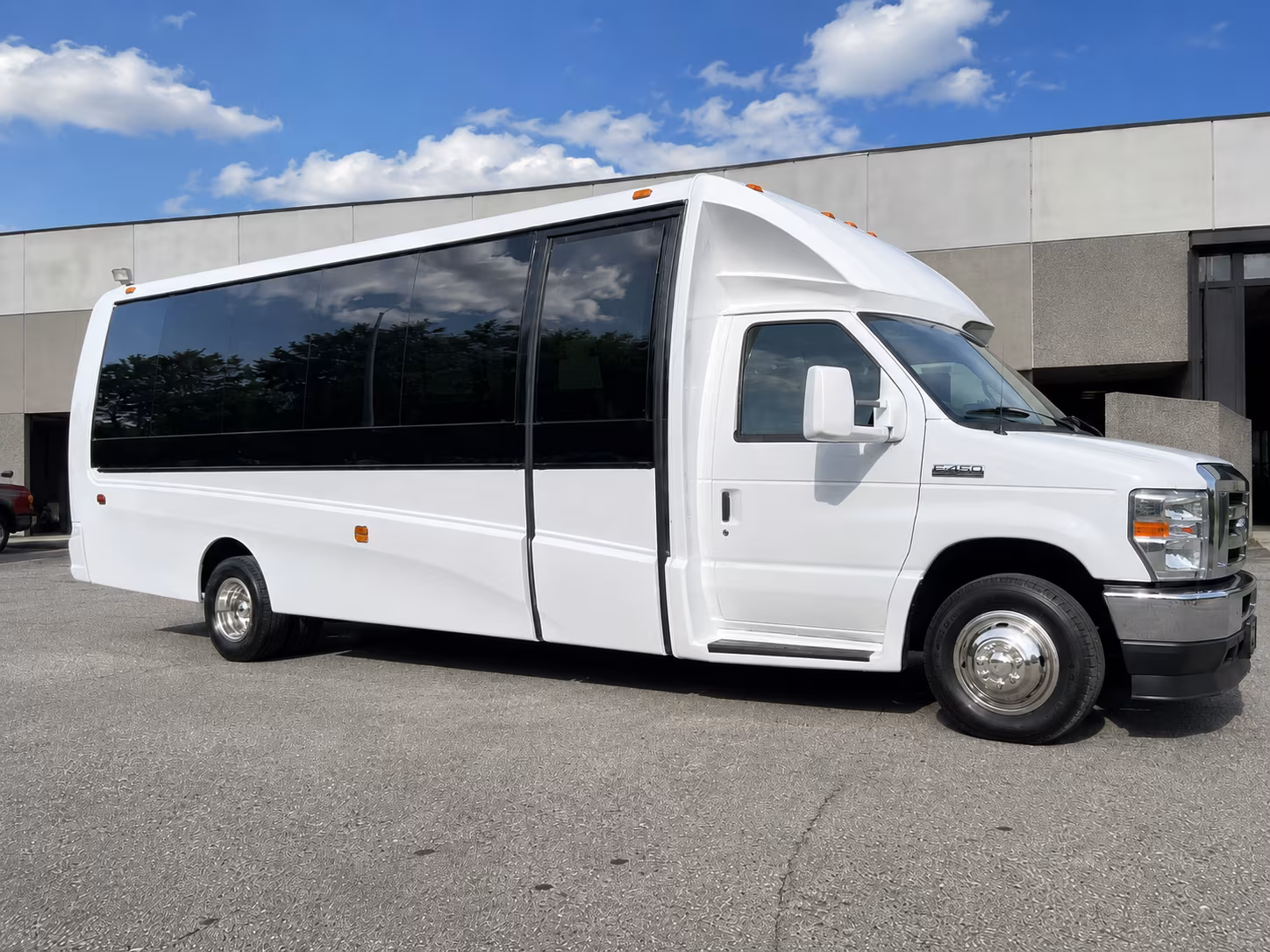 bus rentals for bands performers and touring groups in st louis