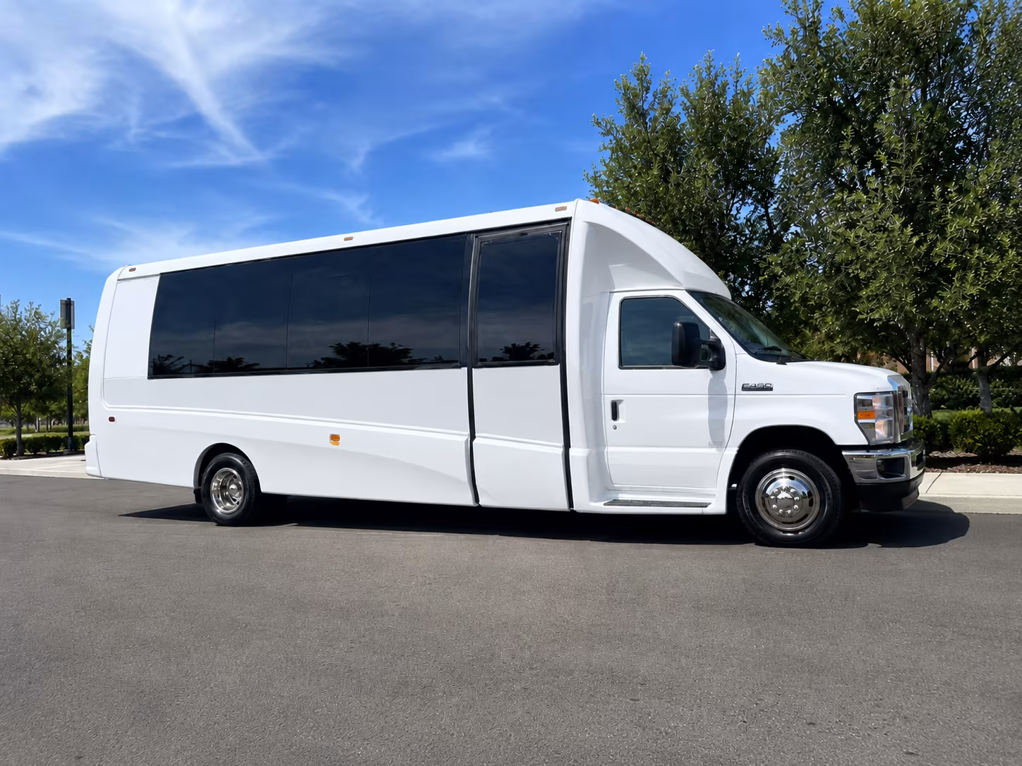 employee shuttle buses for st louis companies and corporate campuses