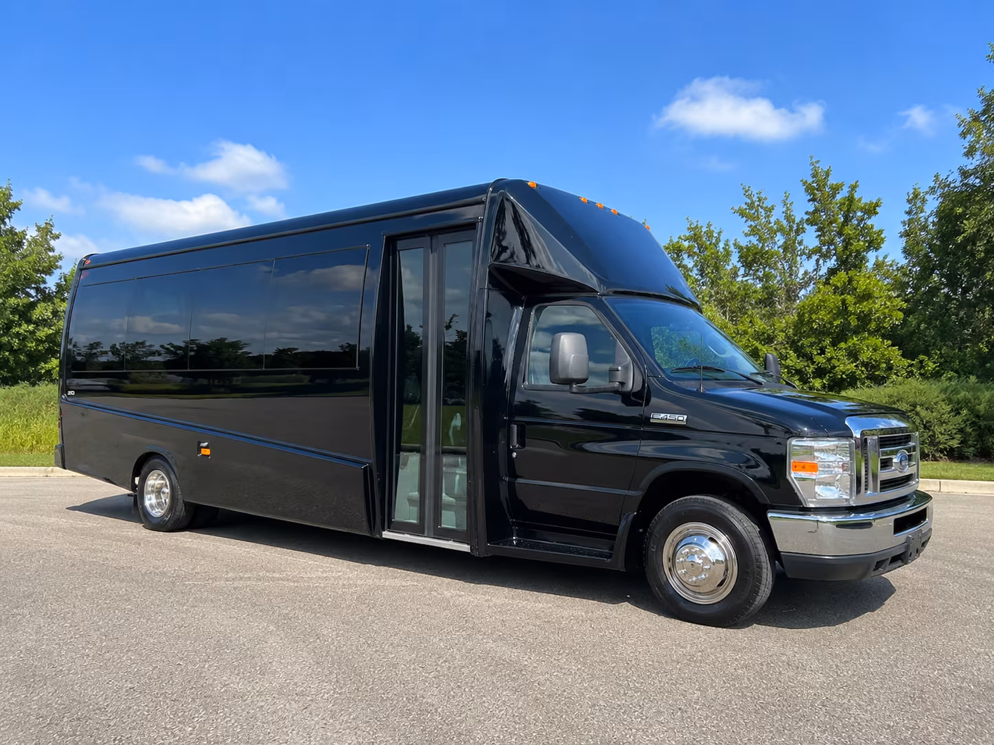 minibus rentals for smaller prom groups across the st louis metro